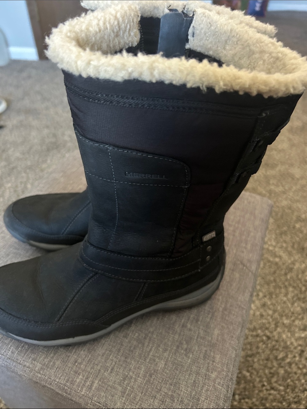 Merrell Black Winter Boots with Cream Fleece Collar